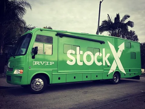 What are you wearing to SXSW? We're feelin' green. Keep your eyes peeled.