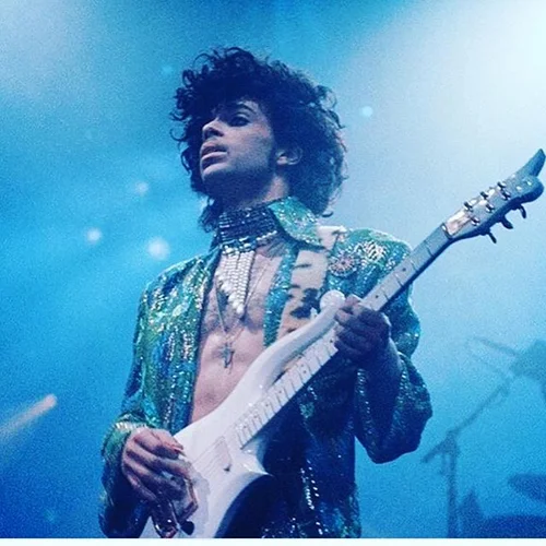 Only want to see you laughing in the purple rain.